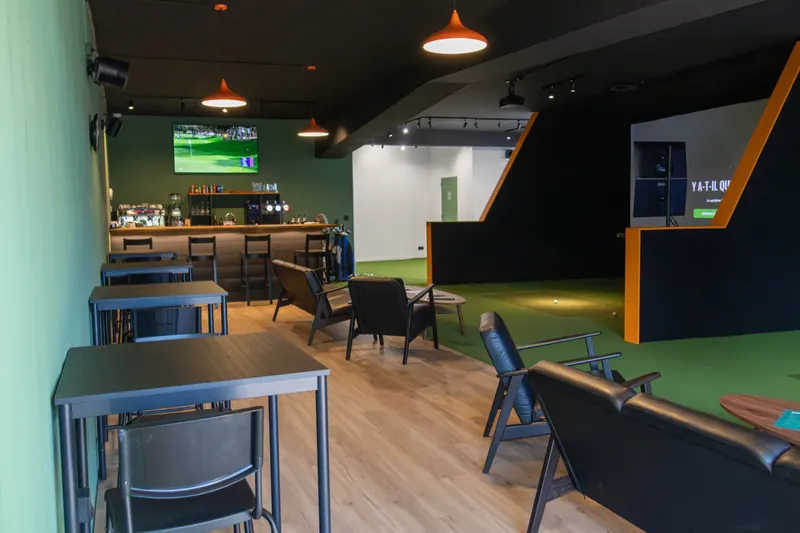 Ambiance club house au golf indoor The Golf House, Andernos-les-Bains