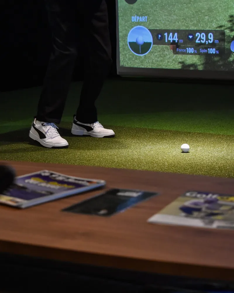 Putting green intérieur de The Golf House
