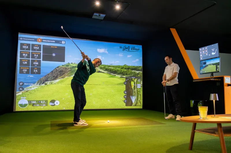Session de golf indoor sur simulateur Trackman